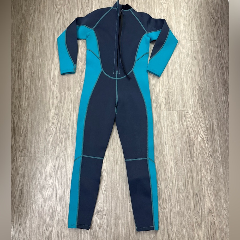 Kids "Vofiw" teal green/navy blue wet suit. Size 12 unisex New without label